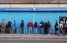 Social welfare payments delayed by one day, affecting 32,700 people