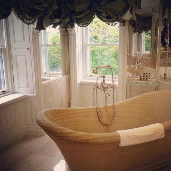 Tub with a view @ashfordcastle #luxurytravel #bathtub #view #RCHotels