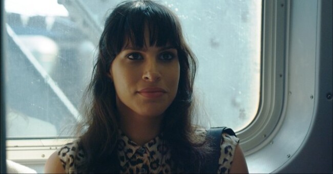 Desiree-Akhavan-in-APPROPRIATE-BEHAVIOUR-2
