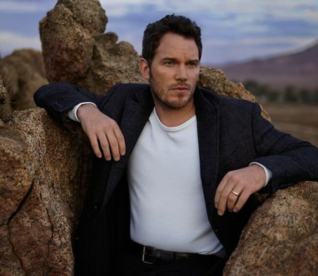 One more still from the @vanityfair photo shoot. I have to credit the brilliant photographer @markseliger who discovered me wedged between these two rocks. It took him all day to pull me out. I had been stuck there for hours. I had barely enough strength to stare pensively into the distance. I mean, it was bad. Anyways. I almost had to chew off the lower half of my body to get out. But I'm not flexible enough. Bottom line. I could have died. But thanks to the brilliant photographer @markseliger I'm alive to tell the story, which is currently being optioned for a movie.
