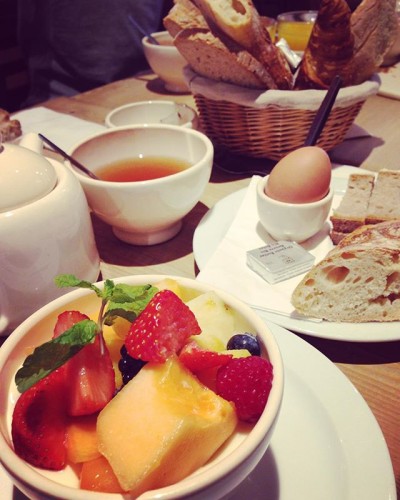 Breakfast @ Tiffany. Not really. But the best breakfast ever ☕️ @lpqbel #breakfast #brussels #belgium #lepainquotidien #bruxelles #belgique