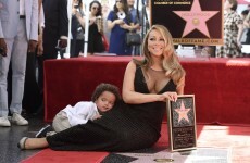 Everyone is sharing this Vine of Mariah Carey 'blanking' her son at a photo shoot