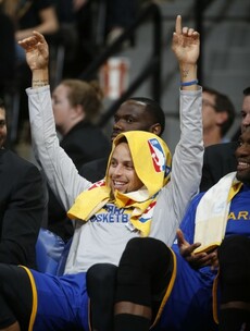 Warriors beat Nuggets to match best NBA start of 15-0