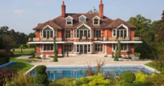 Tom Cruise is reportedly selling his enormous English country estate for €6.8 million