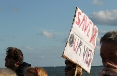 Clontarf residents protest over flood wall plans