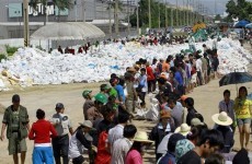 Thailand: Death toll reaches 315 as Bangkok reinforces flood defences