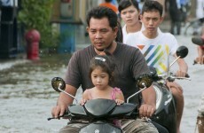 Thailand: Floodwaters begin to creep into Bangkok suburbs