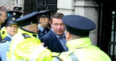 Scuffles between water charge protesters and gardaí as Alan Kelly arrives at the Dáil