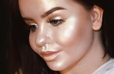 This beauty blogger made up her whole face with highlighter, and it looks INSANE