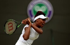 Venus Williams makes herself the oldest 1/4 finalist in 22 years, Federer equals Navratilova record