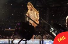Someone threw a bra at Beyoncé in Croke Park and her reaction was brilliant