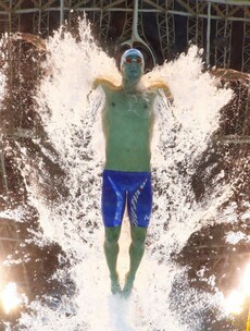 Phelps edges toward 200m fly showdown with le Clos