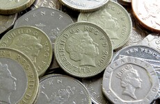 Pound sterling drops to 3 year low as March deadline set on Brexit