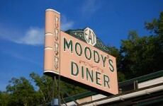 Bond yields creep back up on Moody's rumours