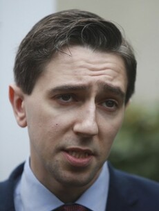 Simon Harris 'pleased to announce' Crumlin Hospital scoliosis theatre to open in April