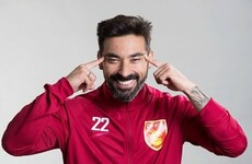 Lavezzi forced to apologise to Chinese club after photo of him making offensive gesture emerges