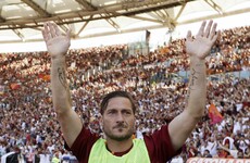 Perotti rescues Roma on Totti's farewell party