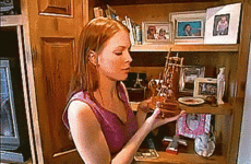 A look back at Melissa Joan Hart's episode of Cribs, the most noughties thing ever