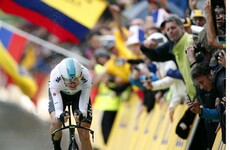 Chris Froome and Team Sky under fire over 'cheating' jersey