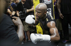 Floyd Mayweather takes jab at 'heavy' Conor McGregor
