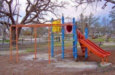 Ombudsman: Children left in 'legal uncertainty' without legislation on surrogacy