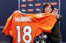 It's official: Manning signs for Denver Broncos