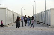 Fragile ceasefire comes into effect in Syria