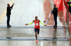 Mo Farah shatters European record en route to Chicago Marathon victory