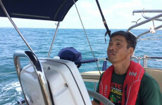 Blind Japanese sailor completes non-stop Pacific voyage