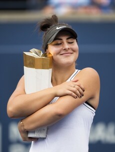 Unseeded teenager triumphs as tearful Serena Williams retires from Toronto final