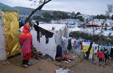 EU to offer migrants in Greece €2,000 to return to their home countries