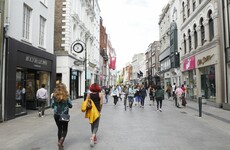 Poll: Should it be made mandatory for close contacts to have to restrict their movements?
