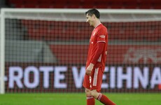 Lewandowski strikes late to send Bayern top, Schalke close in on pitiful winless record