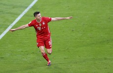 Record-hunting Lewandowski leaves training early