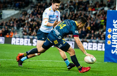 Highlanders stay in finals hunt with nine-try Waratahs rout