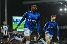Lampard breaks hand in celebrations as 10-man Everton snatch 99th-minute win over Newcastle