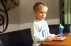 Kid's amazing trick to avoid eating his vegetables (video)