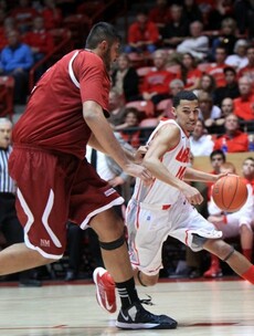 Woah! There was a 7'5", 355lb college basketball player in this year's 'March Madness'