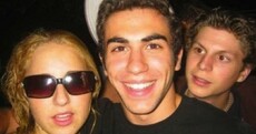 17 of the best celeb photobombs of all time