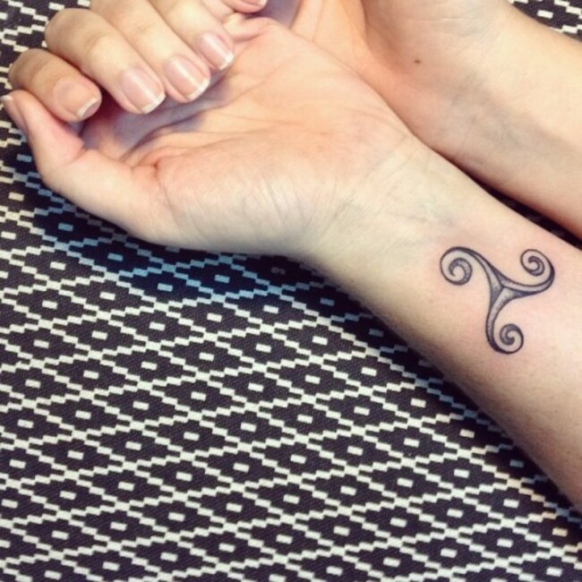 Tattoo para minha amiga Paula &hearts;️ Venha sempre! #tatuagem #celtictattoo #triskletattoo #triskle #celta #mlalim
