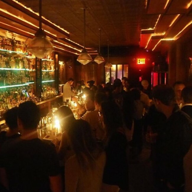 * NYのバーテンダーが勉強しにくるお店。 「Employees Only」 超流行ってます! . #ny #nyc #newyork #newyorkcity #hudson #employeesonly #bar #sparkle #何度かゲイに迫られる事件