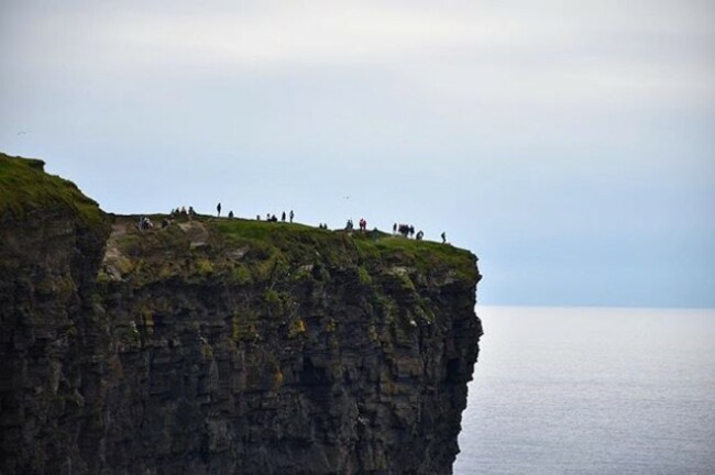 THE BEGINNING . Al final de la terra &eacute;s on et trobar&agrave;s a tu mateix. . En los conf&iacute;nes de la tierra &eacute;s donde te encontrar&aacute;s a ti mismo. . At the ends of the earth is where you find yourself. . #tourismireland #loves_ireland #insta_ireland #inspireland_ #instaireland #ireland_gram #loveireland #icu_ireland #ig_ireland #wonderireland #natureinside #worldplaces #photofanatics_hdr #igrecommend #instagrames #ok_europe #ok_hdr #coolworld_hdr #vivir_to2 #fotofanatics_hdr