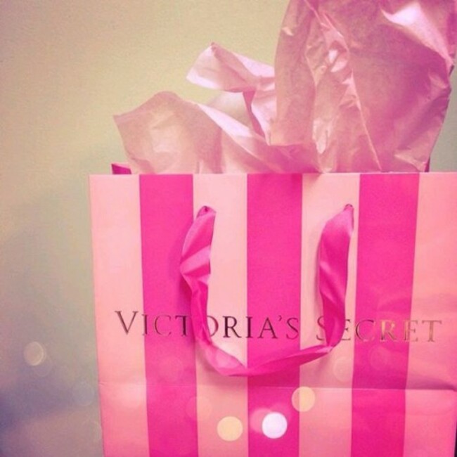 Your destination for the Victoria's Secret sale and clearance! Stay tuned for amazing deals! ♥♥ #victoriassecretbag #victoriassecretmalaysia #victoriassecretmurah #victoriassecretauthentic #uitmdungun #uitmpahang #uitmmerbok #uitmshahalam #uitmmachang #uitmkb #kptm #polikb #uia #uiam #uum #umt #moodrepubliktourkotabharu #klfest #sayajual #onlineshop #onlinebag #igshop #igshopmalaysia #malaysianseller #authenticbagfromfactorystore #chooseours #cathkidstonmalaysia