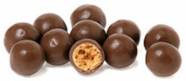 220px-Maltesers-Pile-and-Split