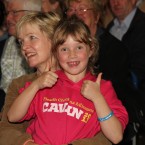 This young girl is happy with Sharon Shannon's performance last night, giving her two big thumbs-up. 