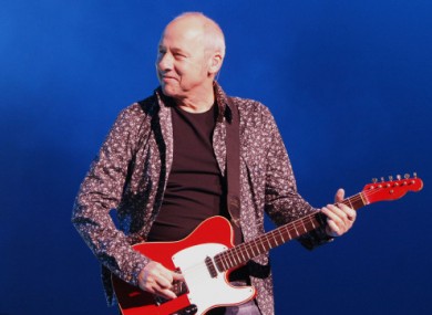 Mark Knopfler on stage 