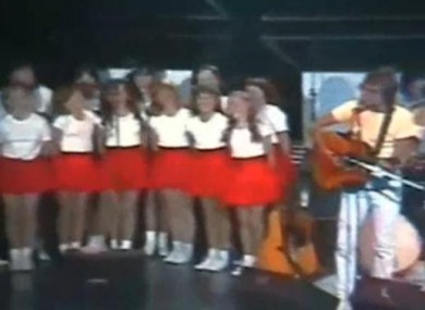 Billie Barry kids and the Dublin City Ramblers in the 1980s. Class.