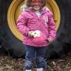 Kate Mulvihill, 2, enjoys the scenes in Athy.
Peter Houlihan/Photocall Ireland