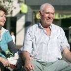 Nora Barry and James Camble from Co Cork enjoying the autumn sunshine in Dublin city centre (Sam Boal/ Photocall Ireland)