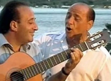 Mariano Apicella with Silvio Berlusconi in 2003. 